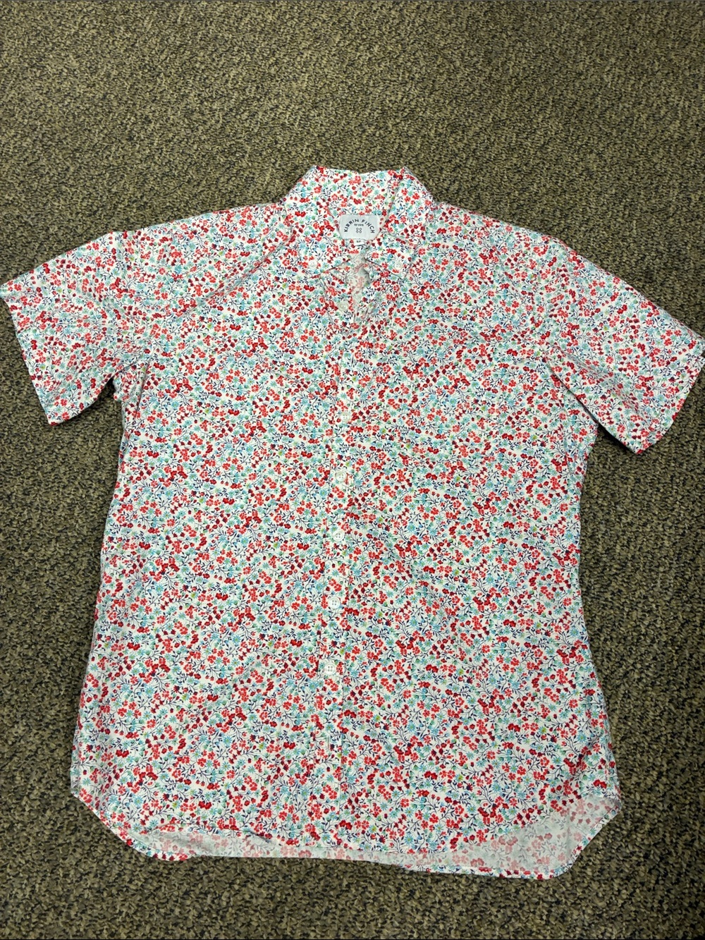 Kirrin Finch Short-Sleeve Floral Button-Down Shirt - Red & White